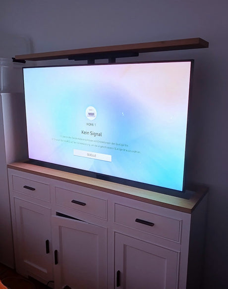 Stilvolle Technik im Landhauslook – Die TV-Lift-Kommode „Julon“