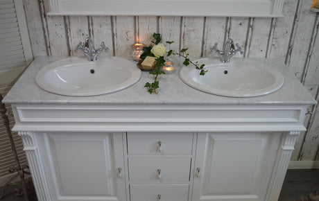 Waschtisch mit Marmorplatte