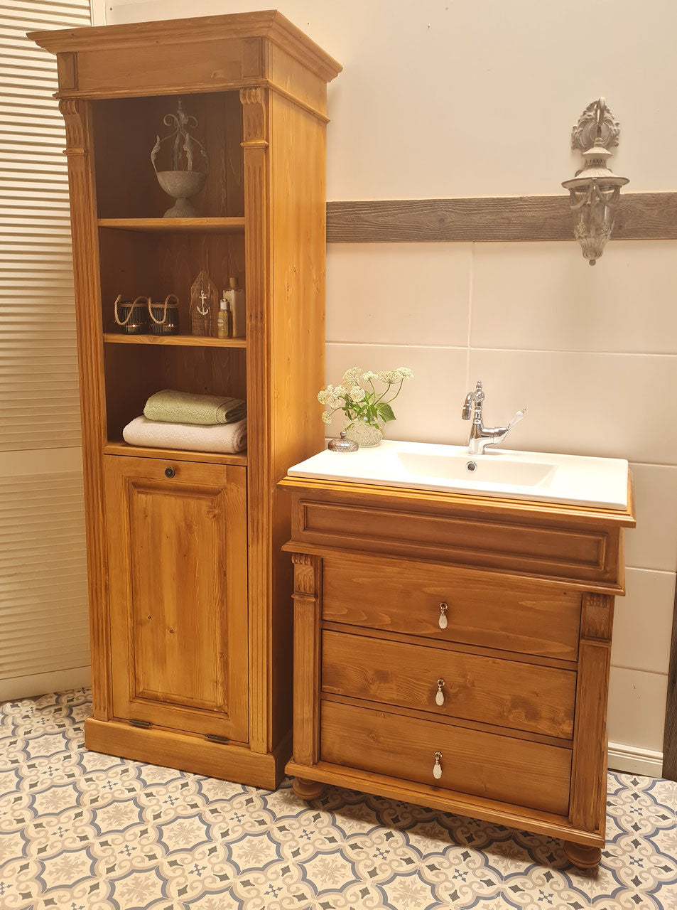 Arvid - country house laundry cupboard in Wilhelminian style