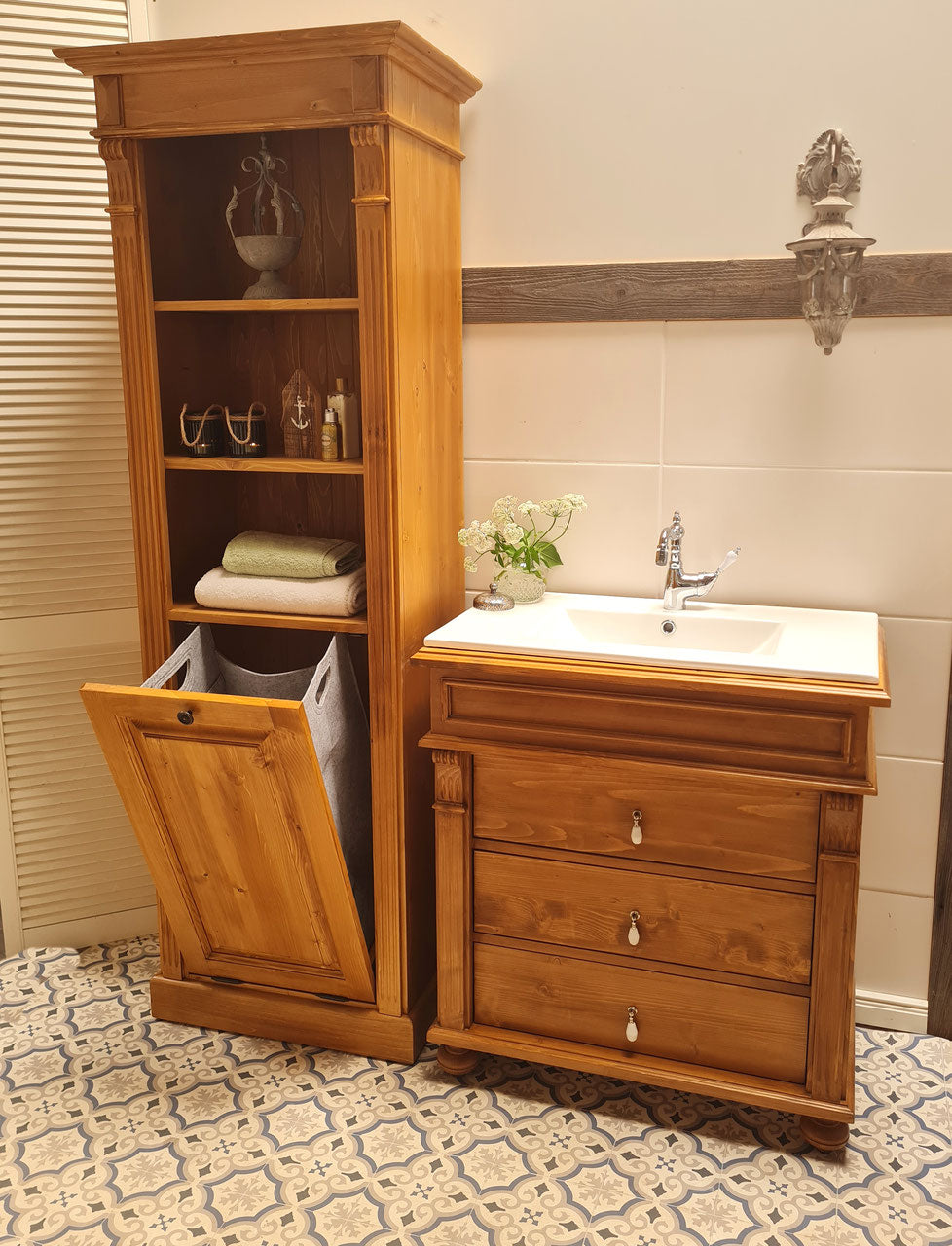 Arvid - country house laundry cupboard in Wilhelminian style