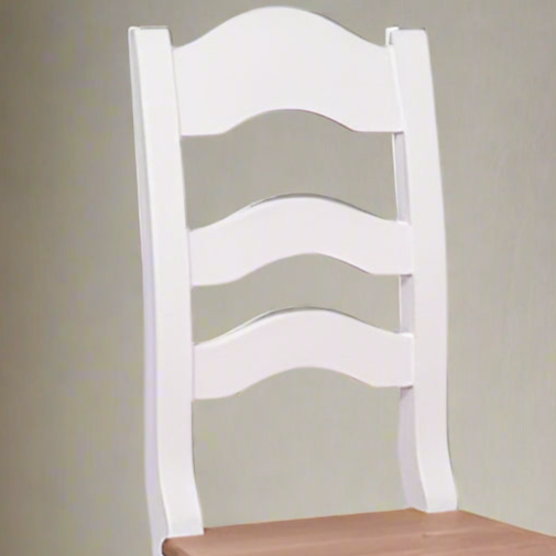 "Chiave" - Solid wood chair in country style, available in various colors