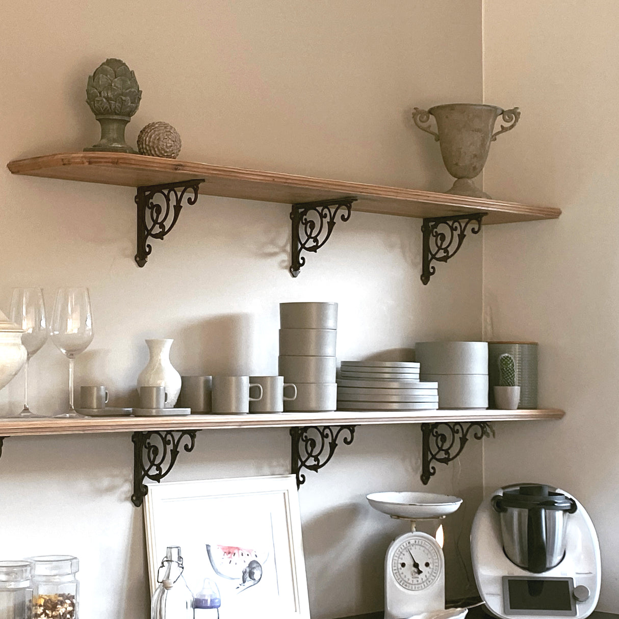 "Fina" - Individual kitchen shelves made of solid oak, country style, 120 cm