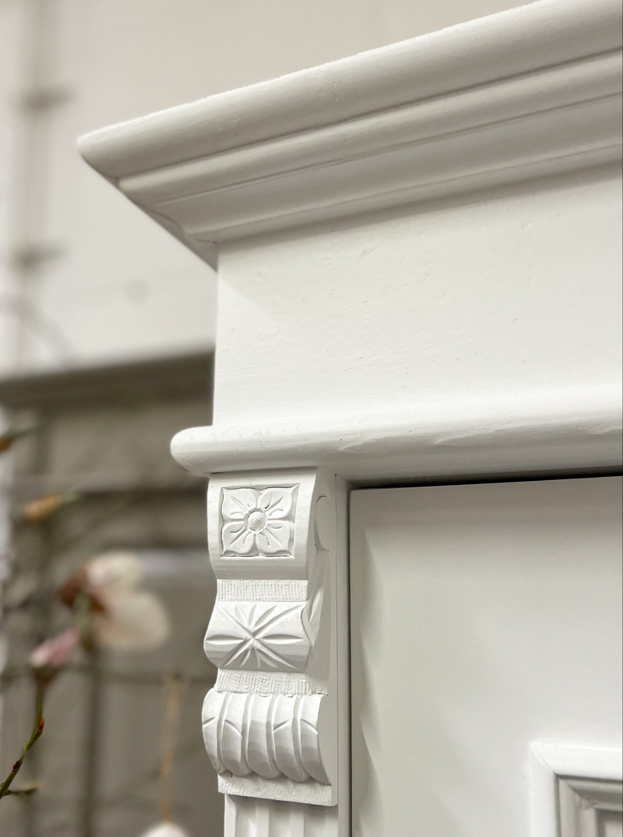 Capalée - Large solid wood bathroom cabinet in country house style