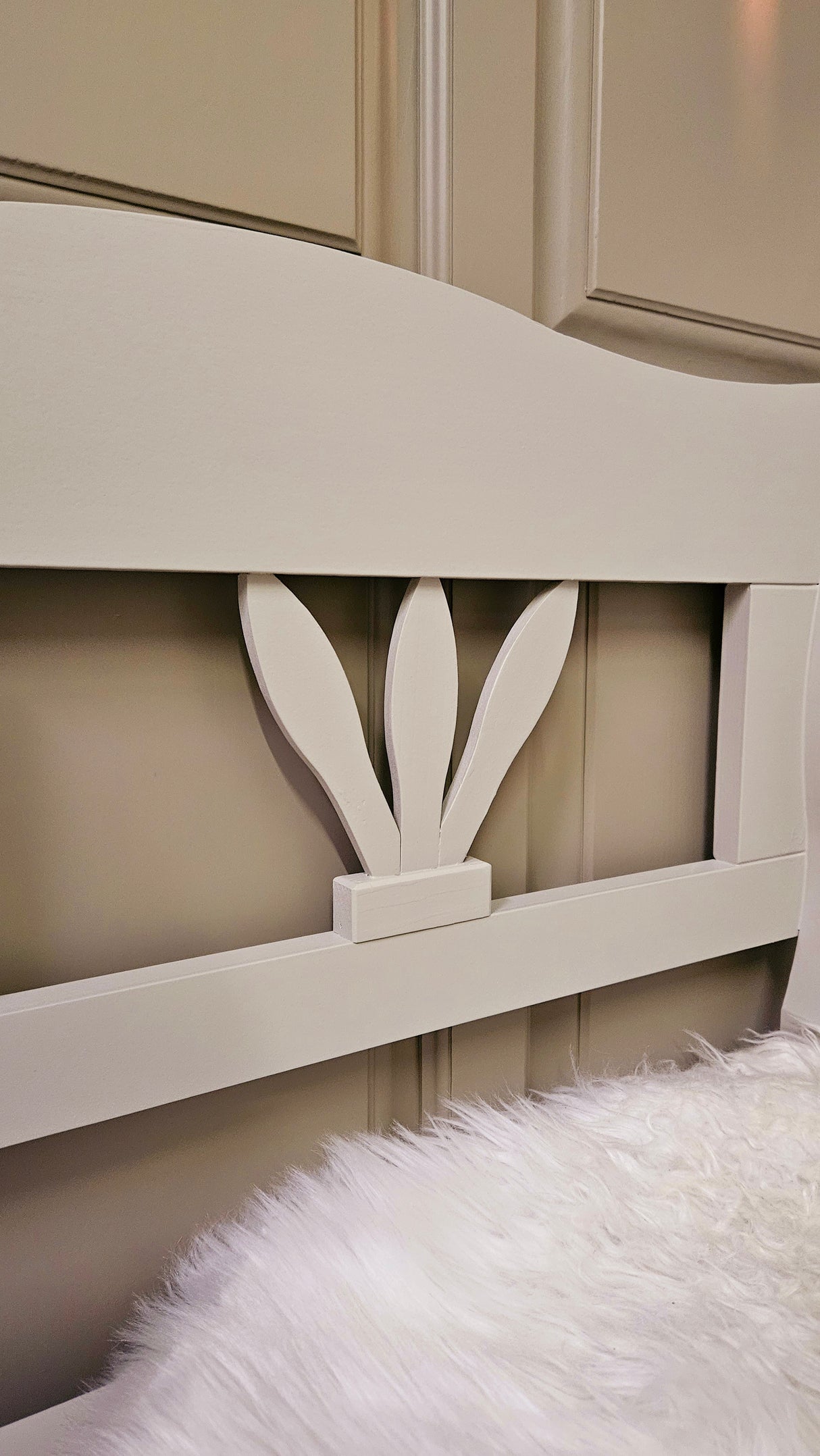 "Lenón" - Country-style storage bench, solid wood, pastel mint lacquered