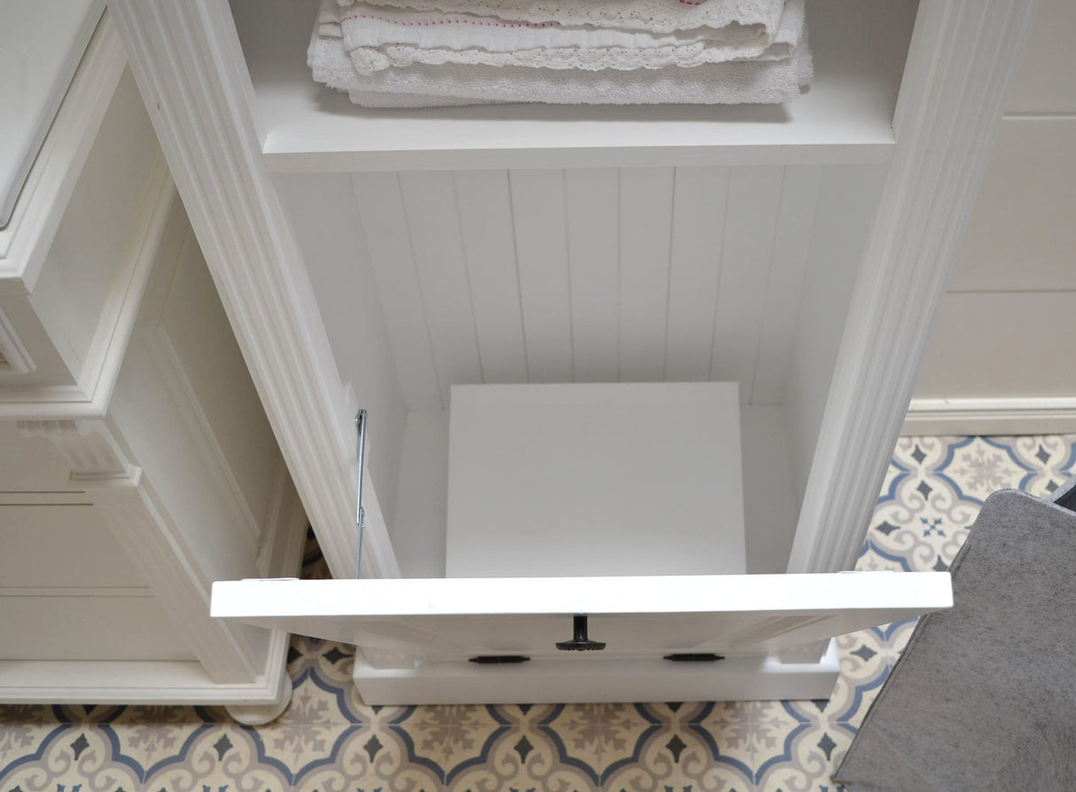 Laundry - linen cupboard in Wilhelminian style