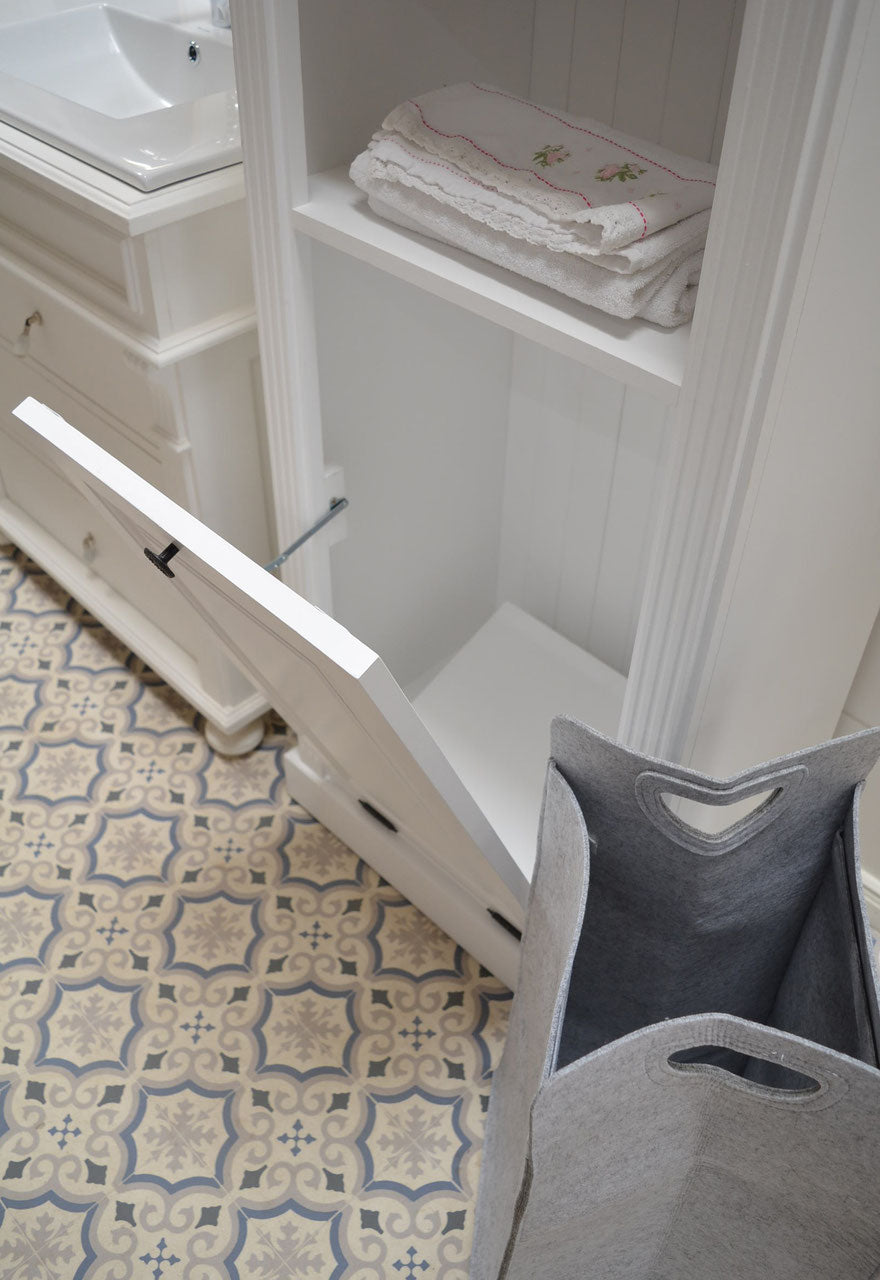 Laundry - linen cupboard in Wilhelminian style