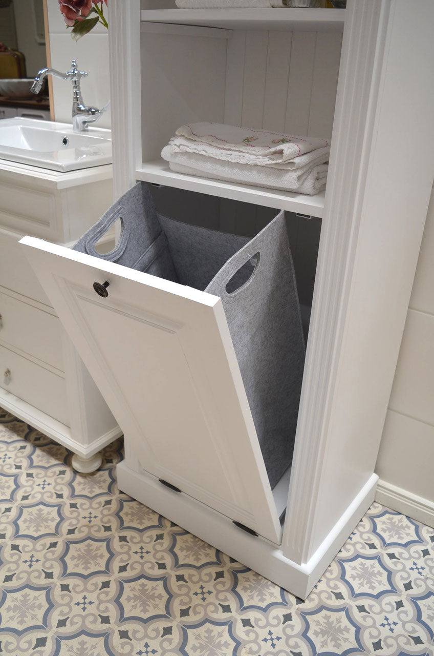 Laundry - linen cupboard in Wilhelminian style