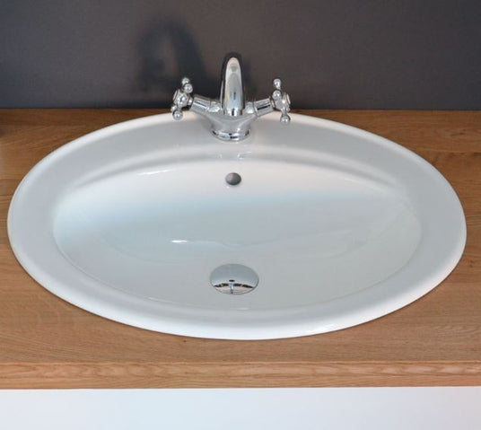 Ovales Einlasswaschbecken mit Armaturenbohrung