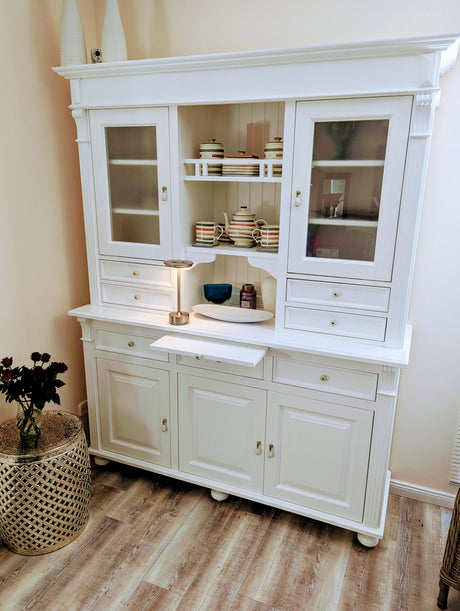 Elegante Küchenmöbel für Ihr Zuhause: Ein Blick auf das Küchen-Buffet "Eline"