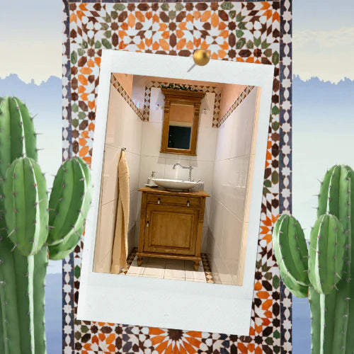 Table de toilette de style rustique dans la salle de bains d'une finca méditerranéenne