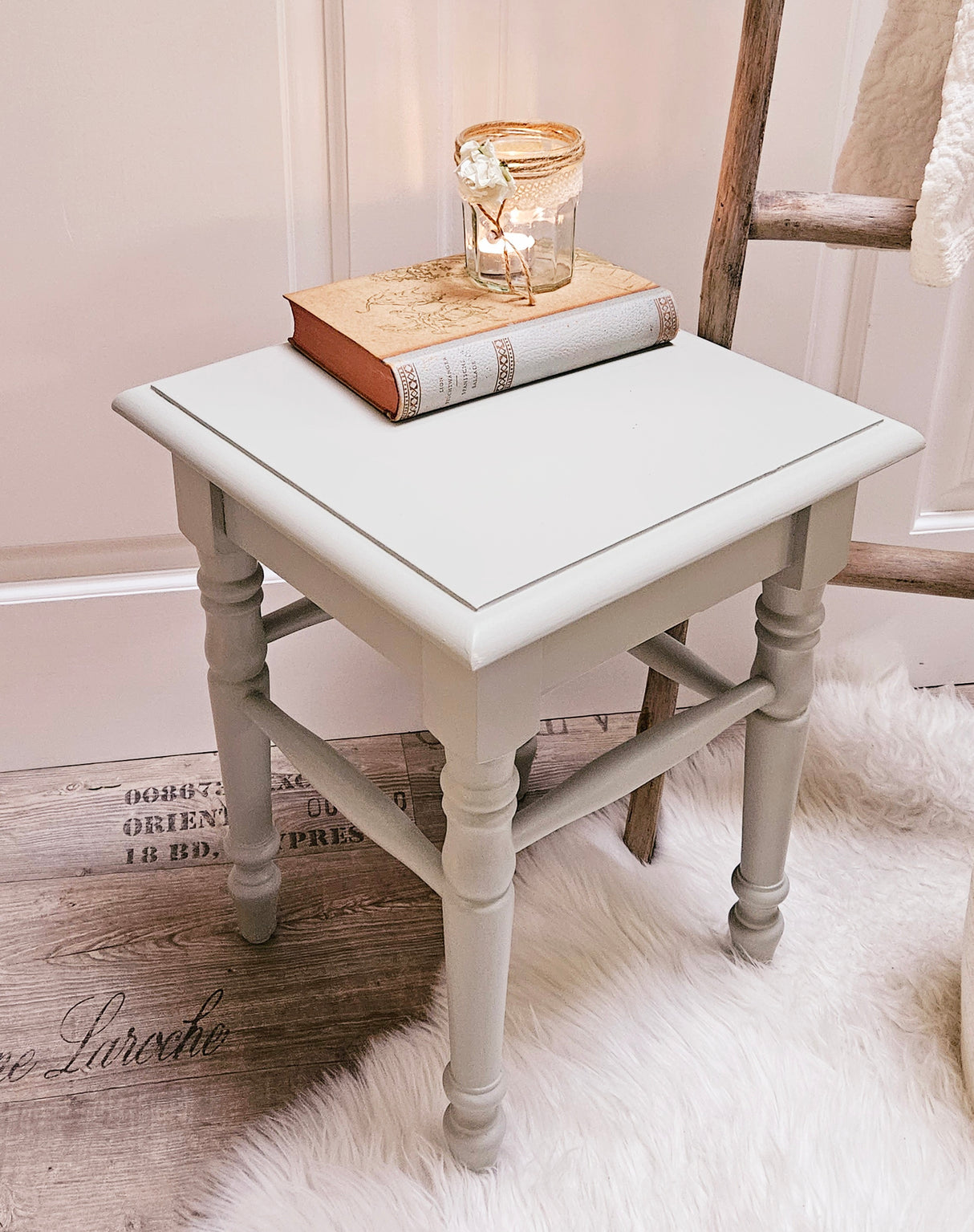 "Jukap" - Landhaus Hocker Massivholz mint