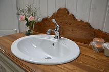Top for washbasin made of spruce or oak wood