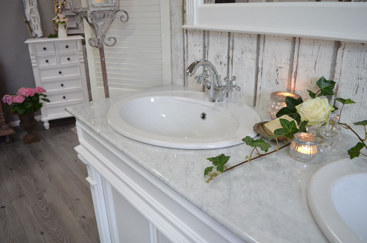 "Aurélie" white country house double washbasin with marble top