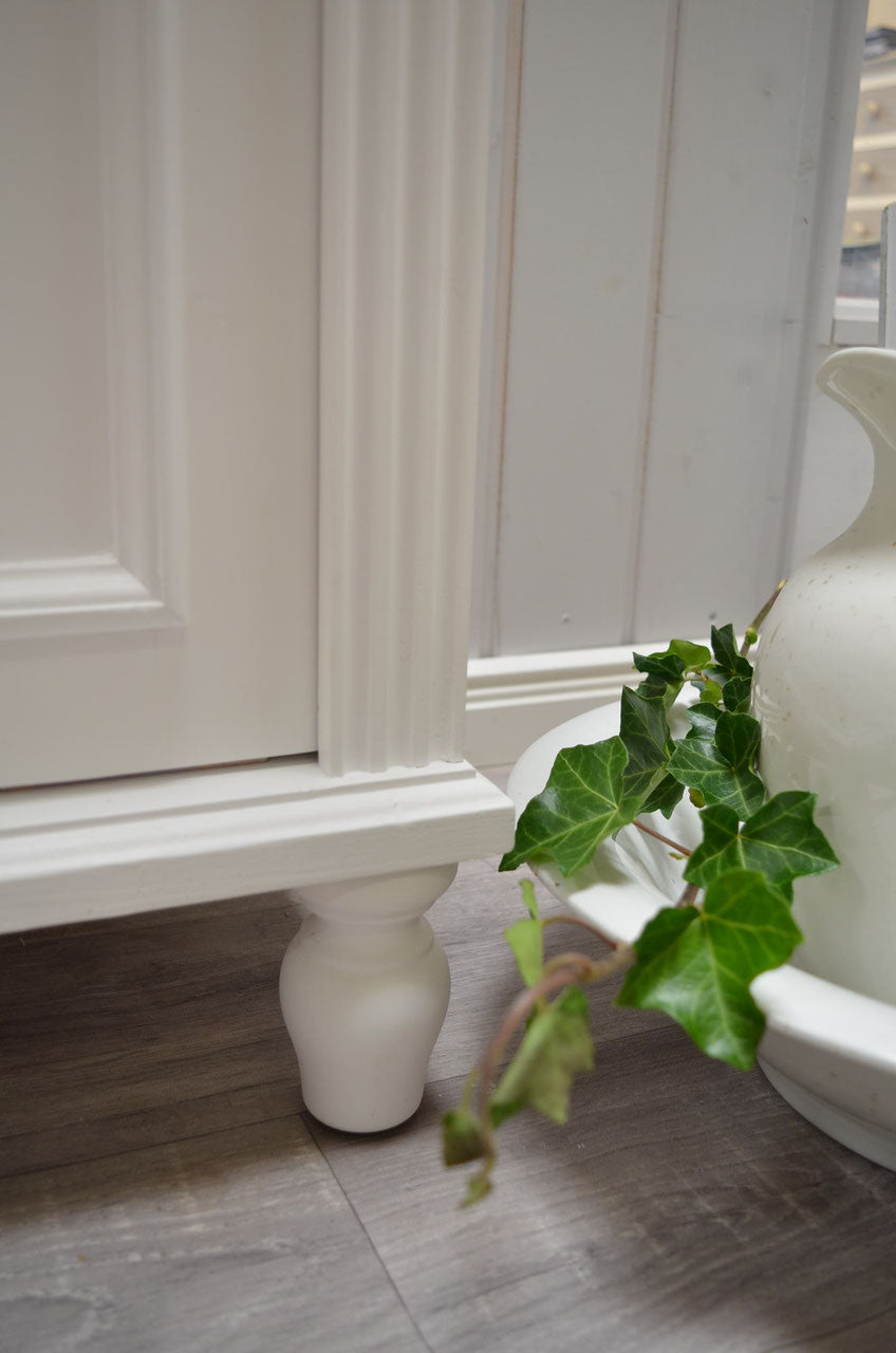 Badmöbel-Set Landhausstil weiß - Waschtisch mit Granitsteinplatte