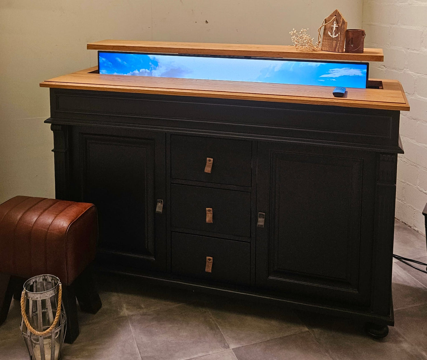 "Bari": Kommode mit herausfahrbarem TV-Lift - 55 Zoll oder 65 Zoll