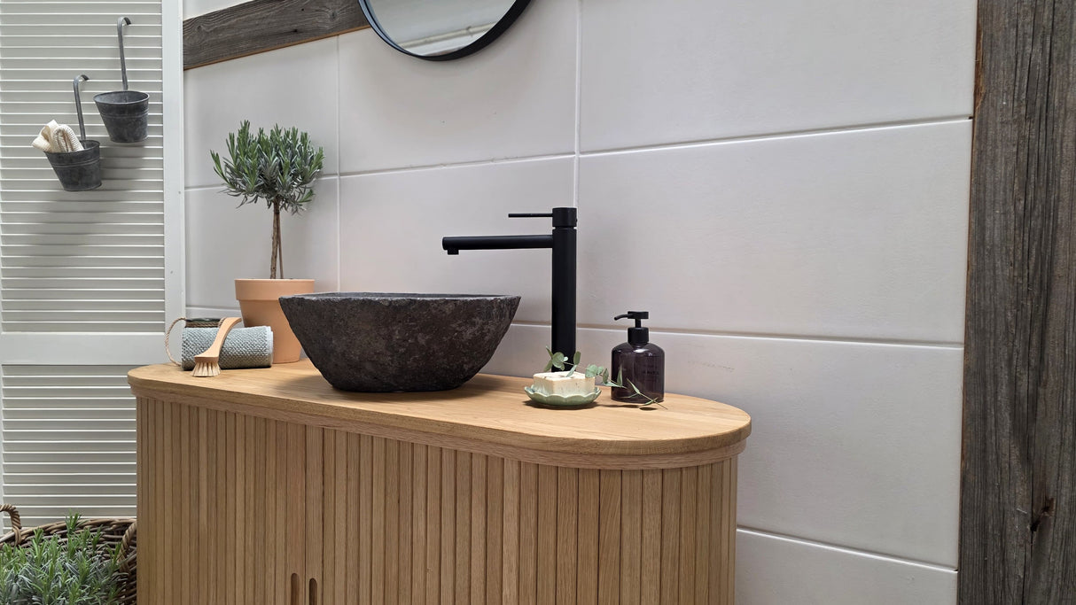 "Boroy" - Waschtisch im modernen Landhausstil mit Flusssteinbecken | PURE-Serie von L&L