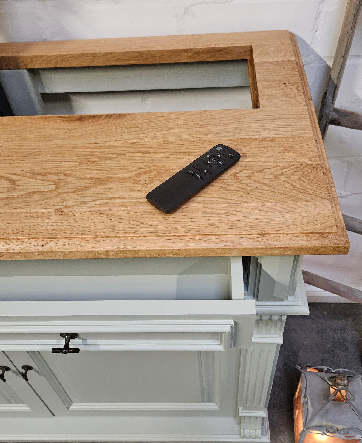 "Ciame" : commode avec TV lift pour 46 pouces ou 65 pouces