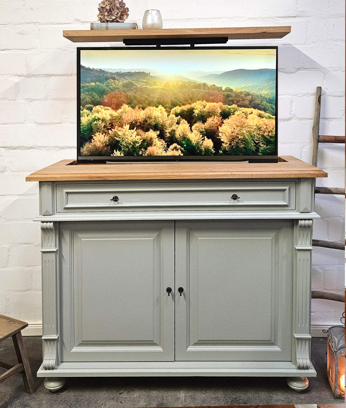 "Ciame" : commode avec TV lift pour 46 pouces ou 65 pouces