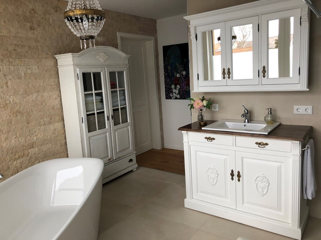 "Elea" lavabo blanc massif de style campagnard avec décors floraux