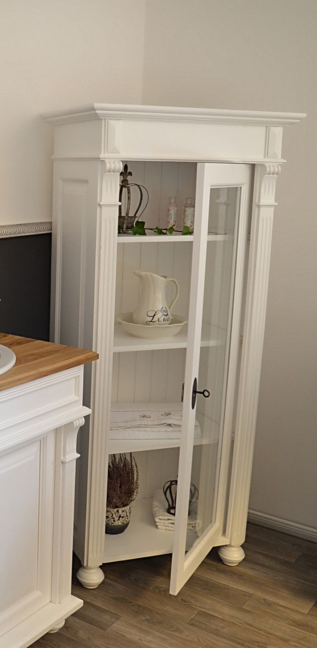 Faro - Elegant, white bathroom cabinet in country house style