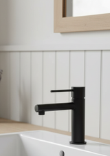 Mea black - moderne Einhebelmischer-Armatur