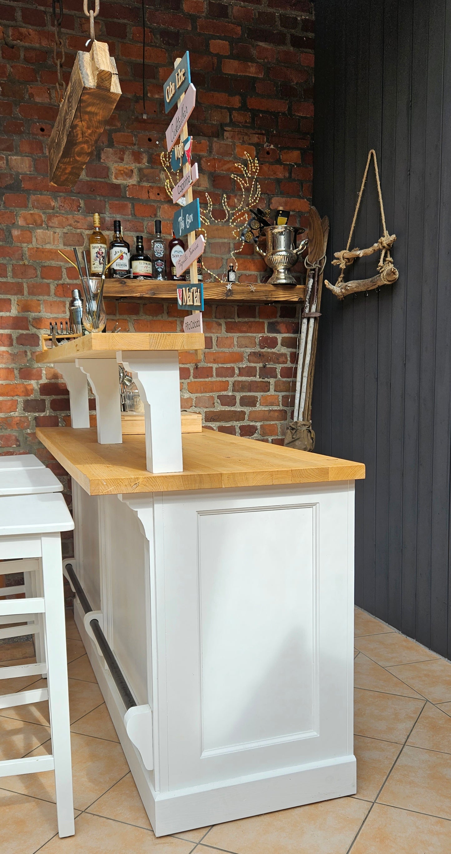 "James" - Solid wood bar, country house style