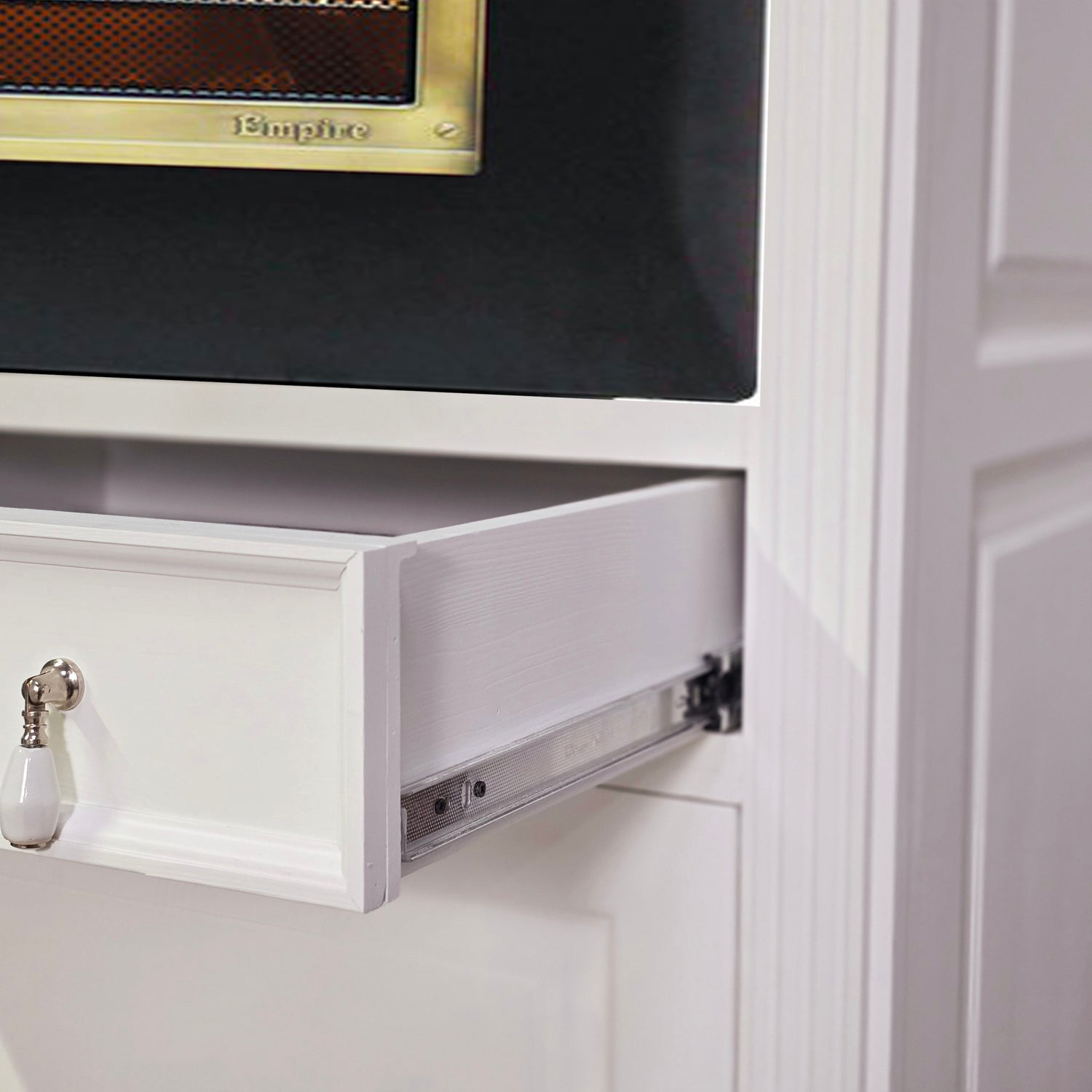 "Julier Noire" inkl. Multifunktionsgerät: Mikrowellen-Schrank im Antik-Look  84 cm