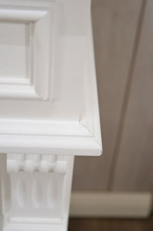 "Kommode Karvia" große weiße Landhaus-Kommode Massivholz Eichenplatte