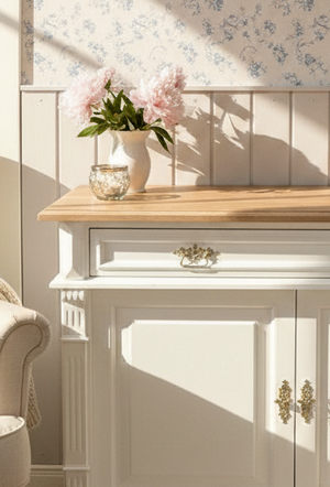 "Kommode Karvia" große weiße Landhaus-Kommode Massivholz Eichenplatte