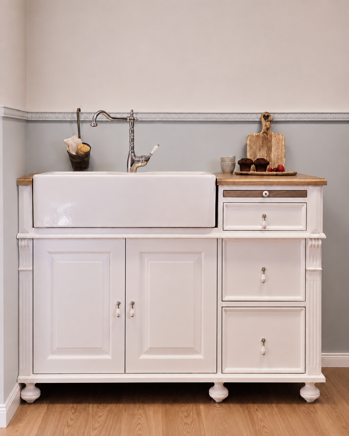 "Lima" - Kleiner Spülenschrank im Landhausstil  140 cm