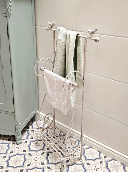 Marieau - Romantic towel rail in shabby chic style