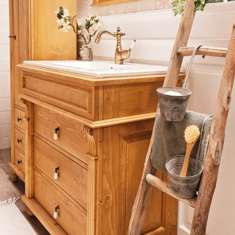 Badmöbel Holz Landhausstil: Ihr Traum vom rustikalen Badezimmer () Badmöbel Holz Landhausstil: Ihr Traum vom rustikalen Badezimmer