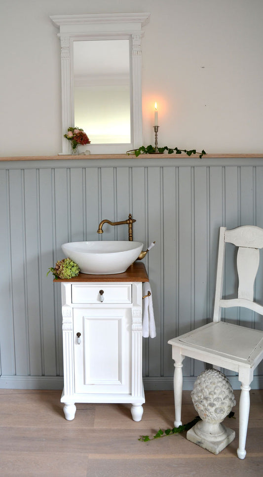 "Montcalm" small country house washbasin with oak top