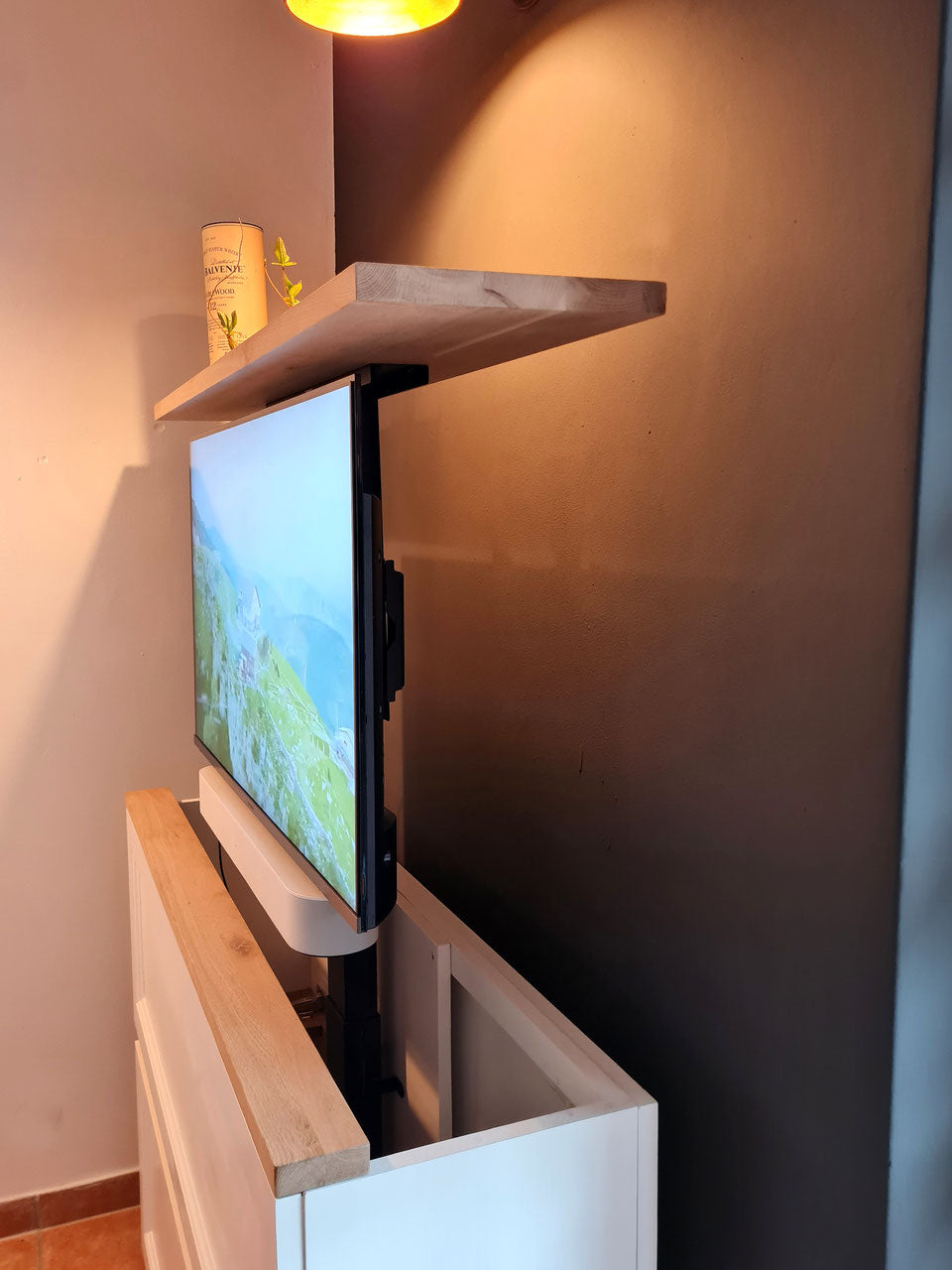 "Montray": Sideboard mit TV Lift, elektrisch