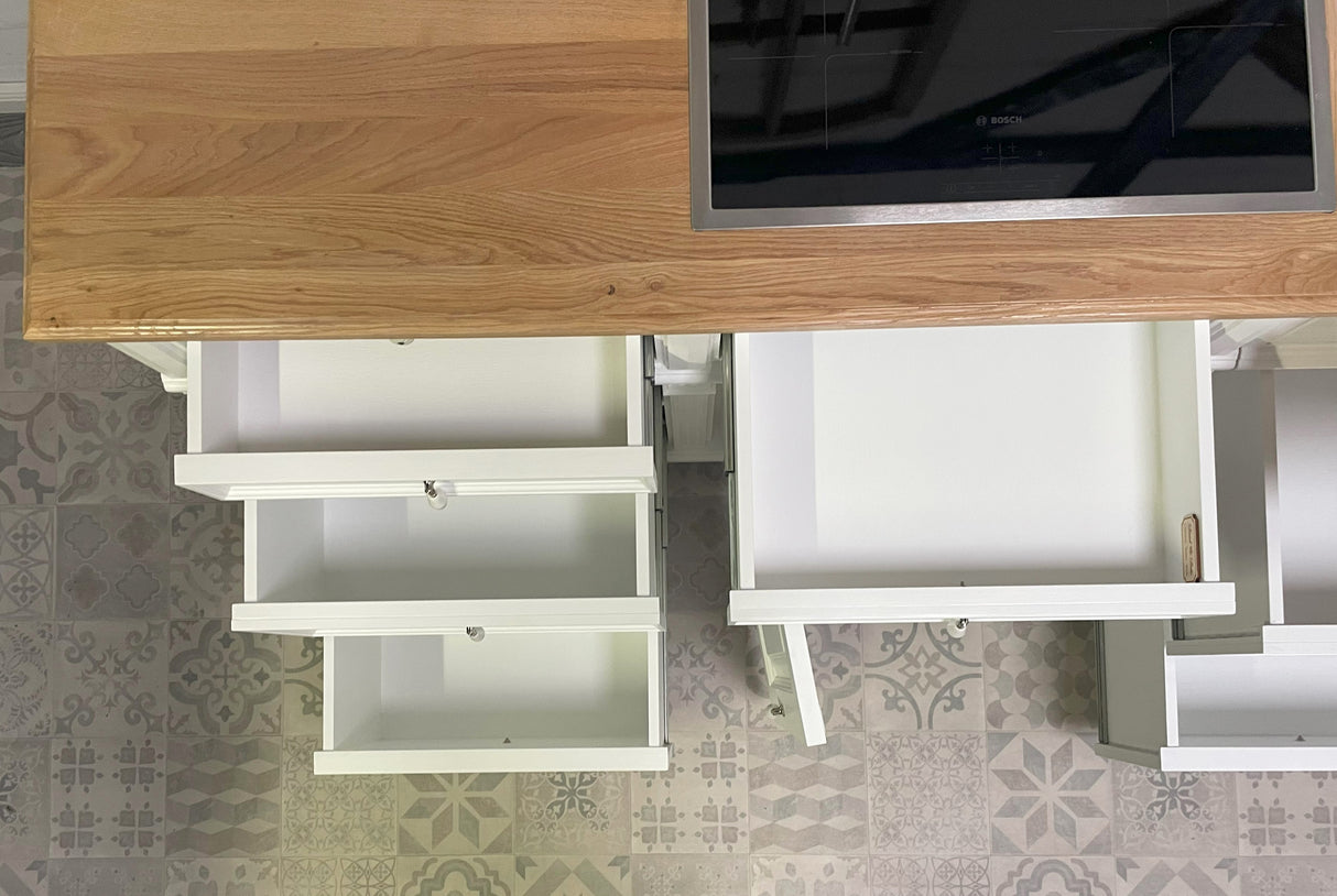 "Mora" - Kleines Kochmodul im Landhausstil 126,5 cm