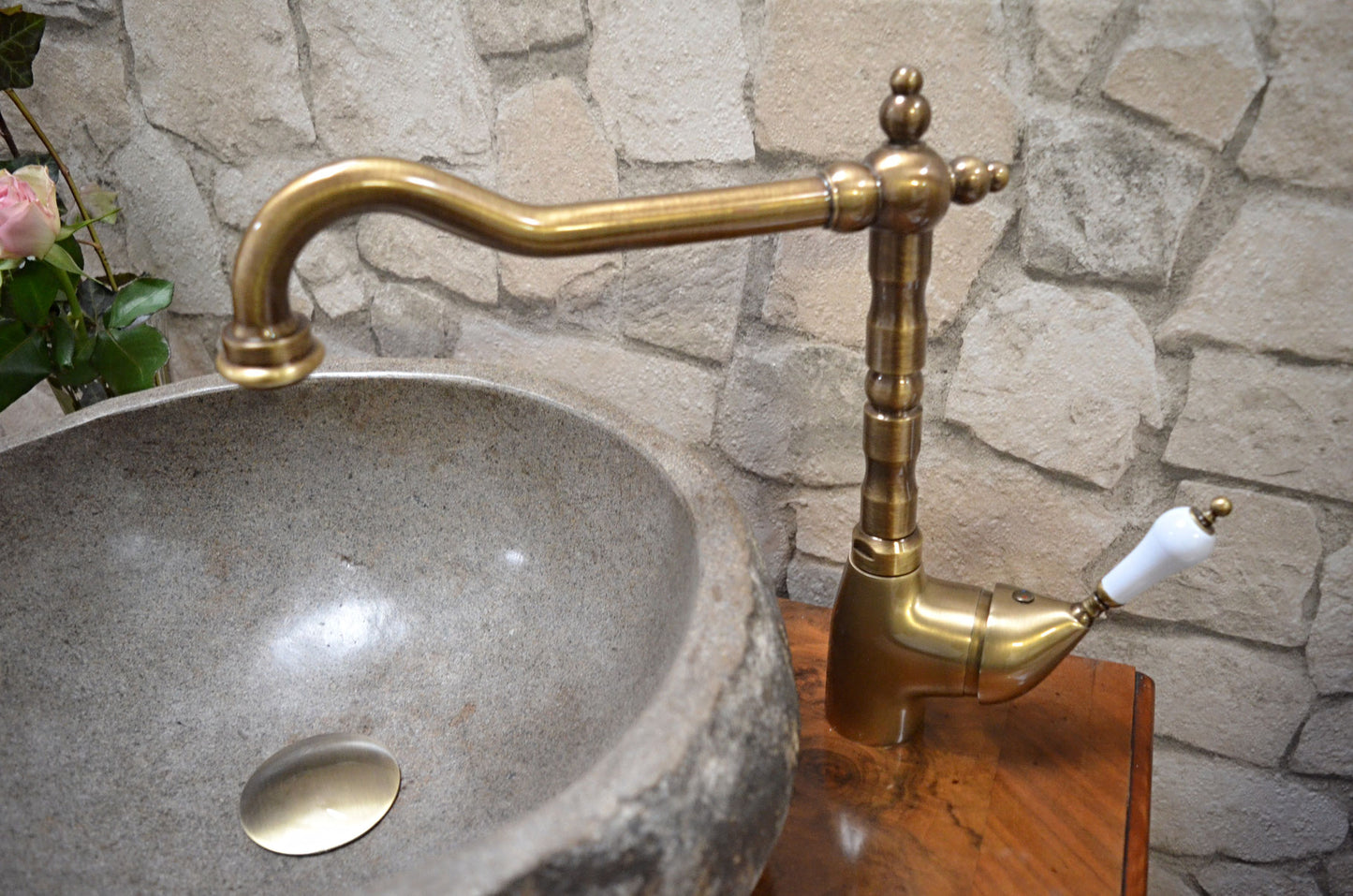 Mosel bronze grand - robinetterie en look laiton antique, mitigeur monocommande bronze dans le style maison de campagne