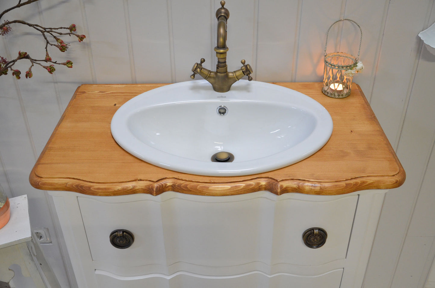 "Naucelle" white country house washbasin with three drawers