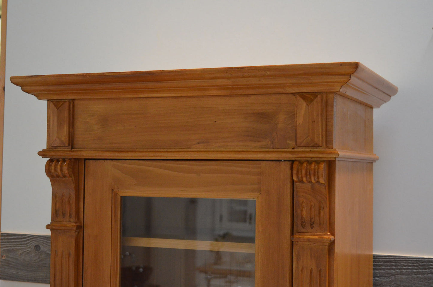 Skane - Elegant tall cabinet in Wilhelminian style