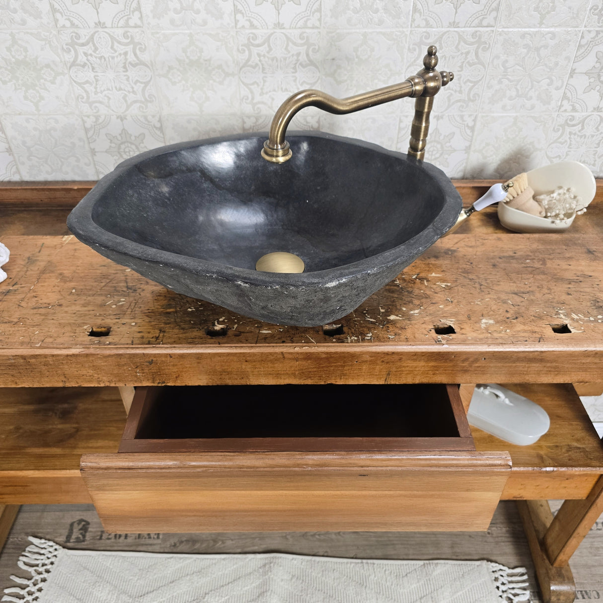 "Snorre" - Antiker Waschtisch aus massiver Werkbank 188 cm