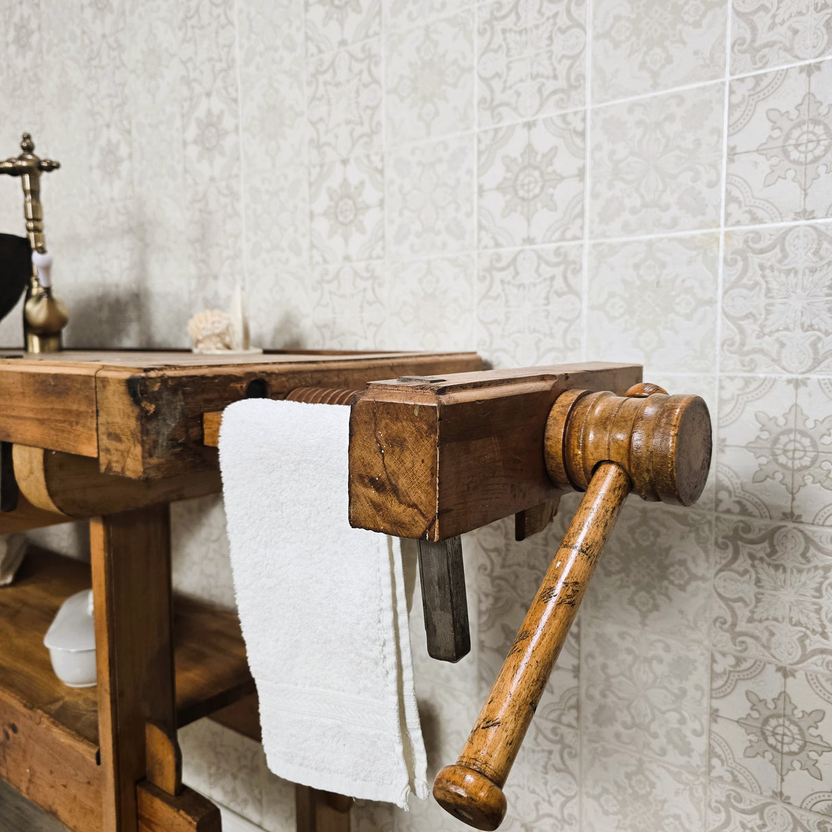 "Snorre" - Antiker Waschtisch aus massiver Werkbank 188 cm