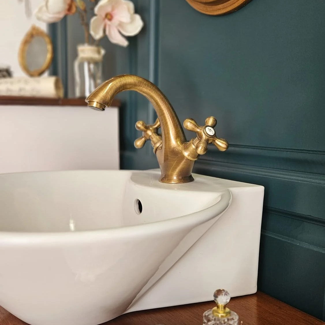 Amora bronze - Kreuzgriff-Armatur im Landhausstil inkl. Ablaufventil