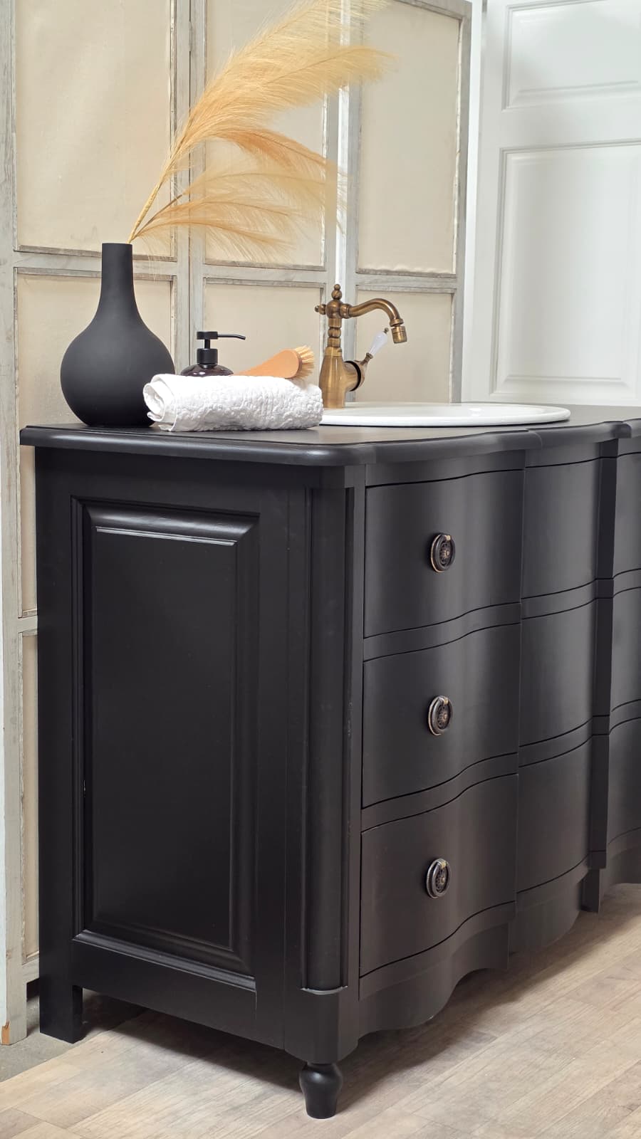 "Roslev" - Waschtisch im modernen Landhausstil mit Keramikbecken