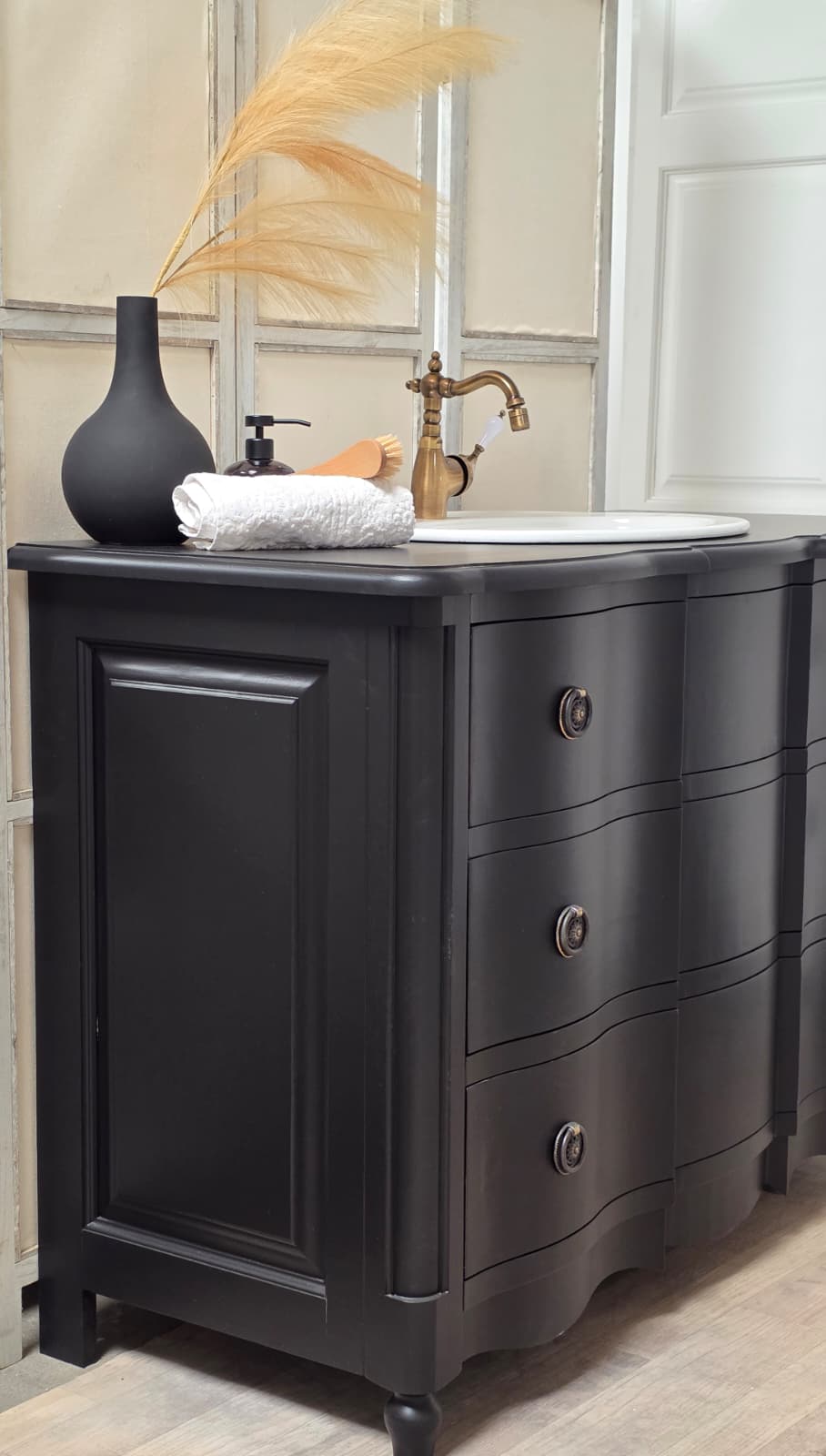 "Roslev" - Waschtisch im modernen Landhausstil mit Keramikbecken