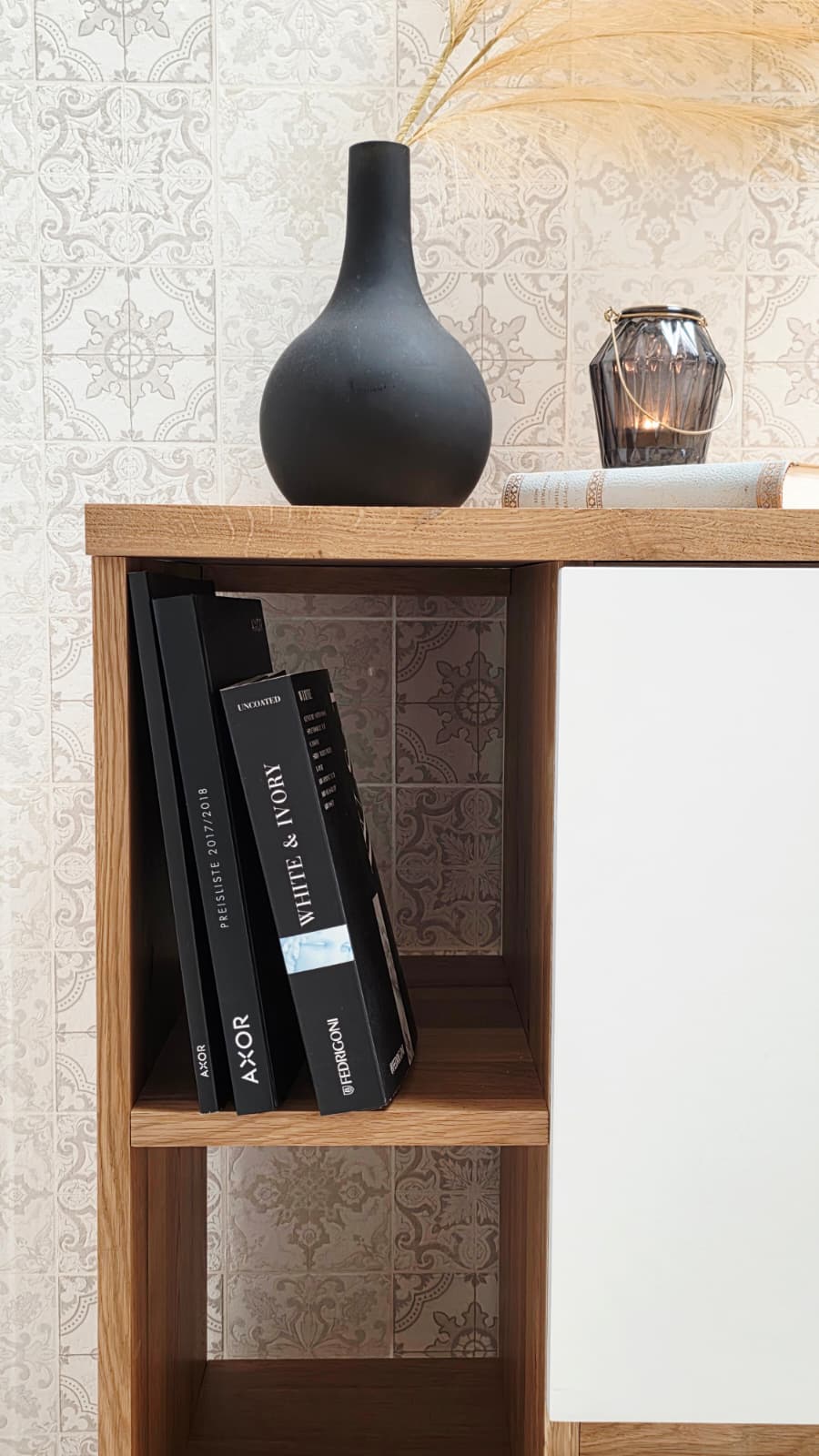 "Silver": Sideboard mit TV Lift, elektrisch 46 Zoll oder 55 Zoll