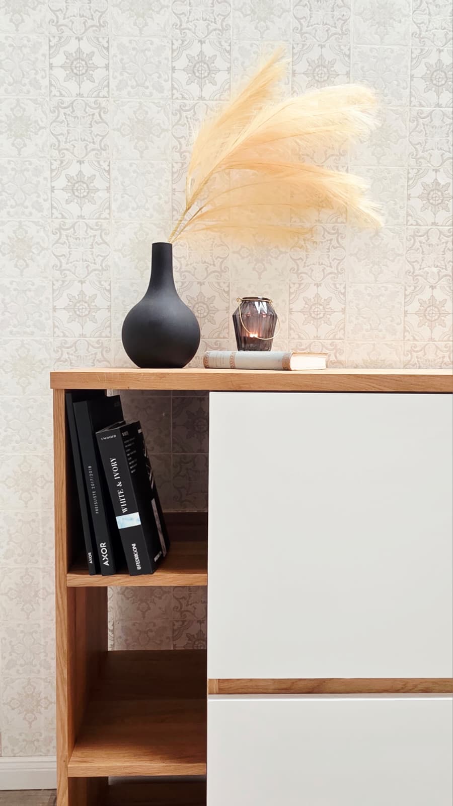 "Silver": Sideboard mit TV Lift, elektrisch 46 Zoll oder 55 Zoll