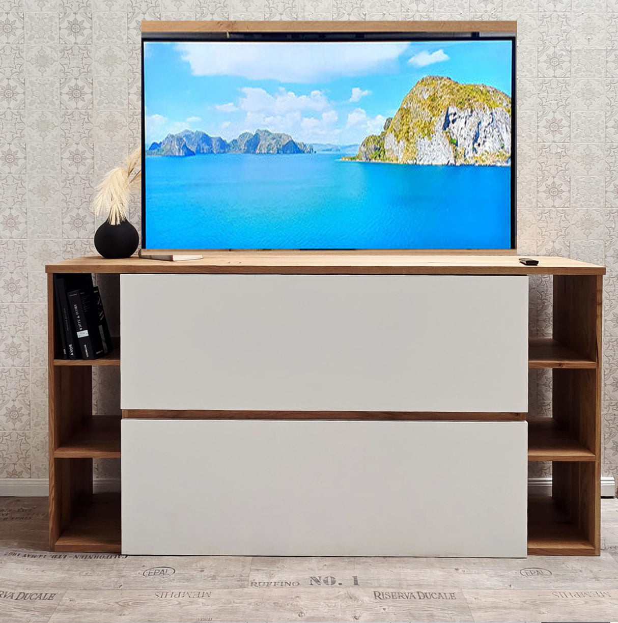 "Silver": Sideboard mit TV Lift, elektrisch 46 Zoll oder 55 Zoll