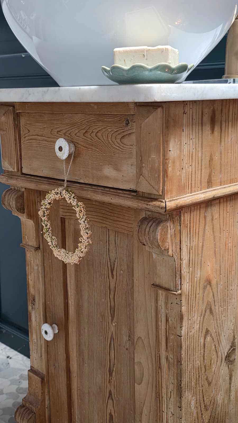 "Levon"- Antiker Landhaus Waschtisch