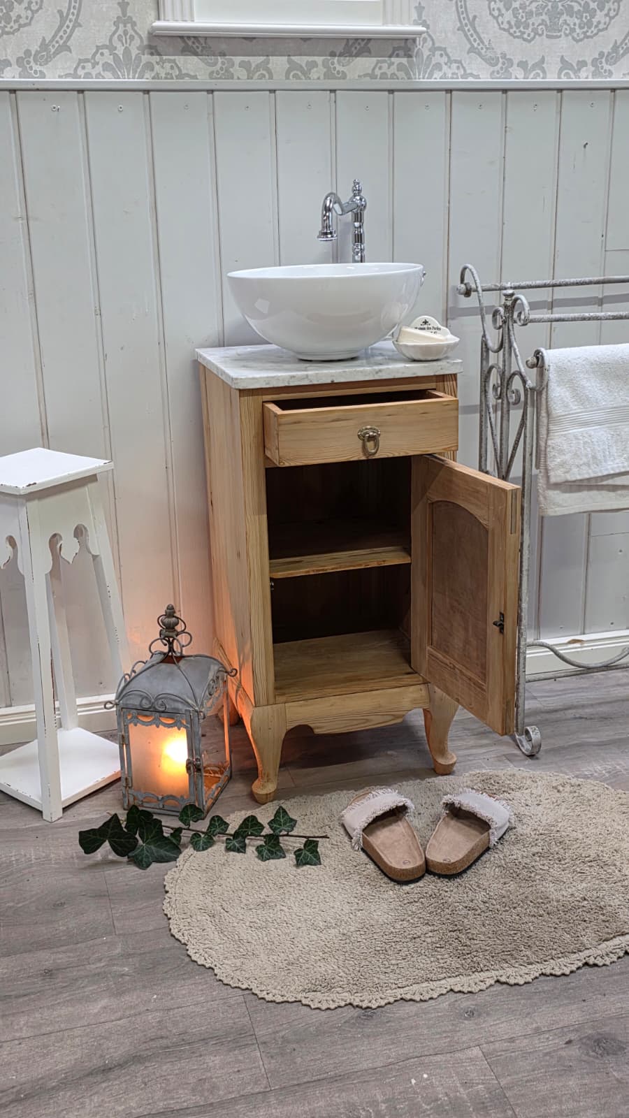 "Bjelle"- Antiker Landhaus Waschtisch