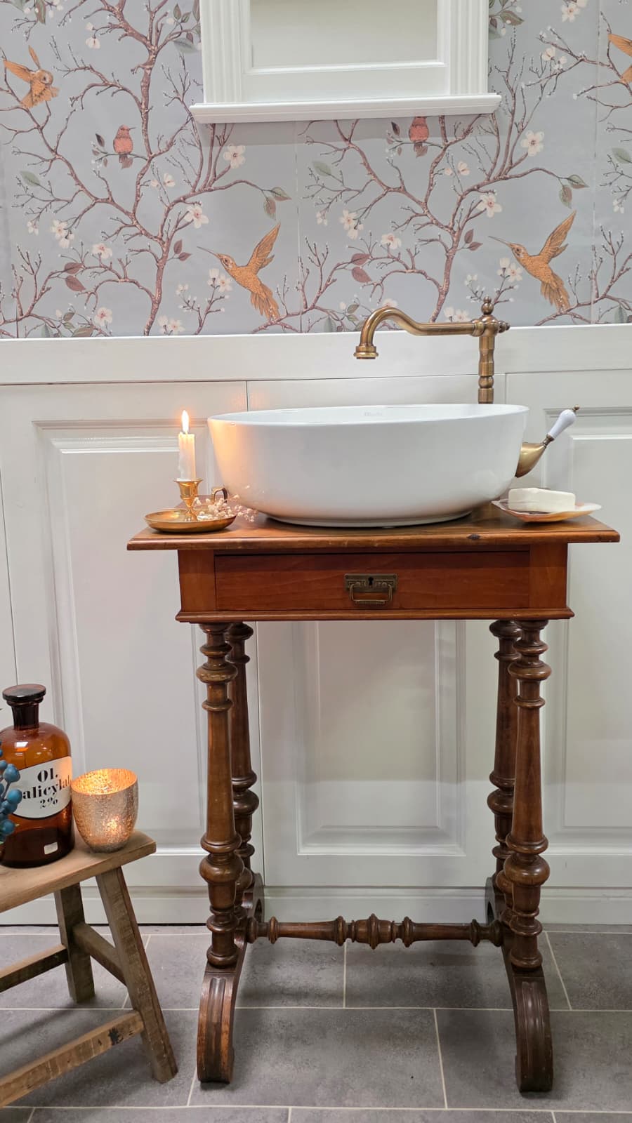 "Fria"- Antiker Landhaus Waschtisch