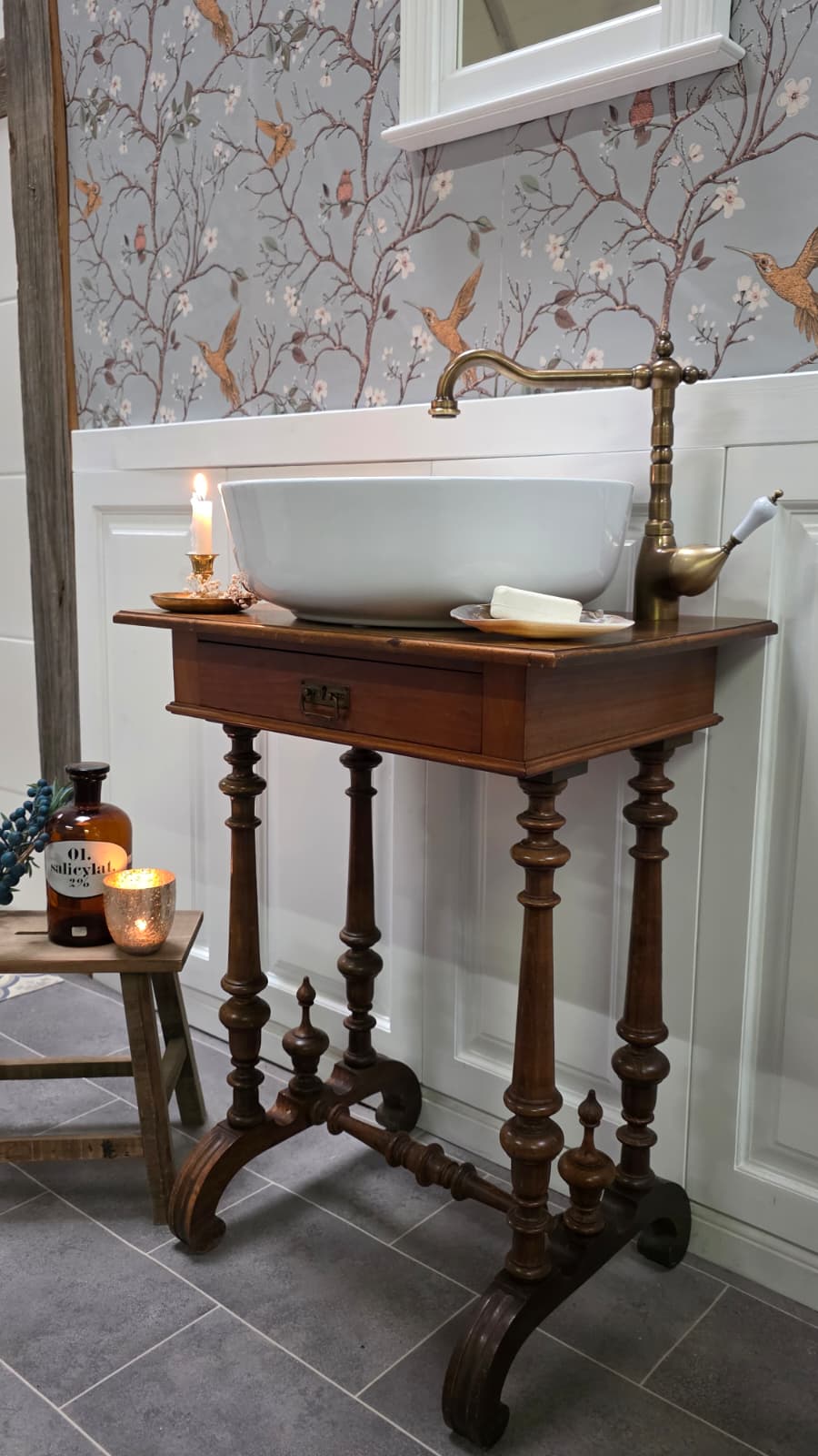 "Fria"- Antiker Landhaus Waschtisch